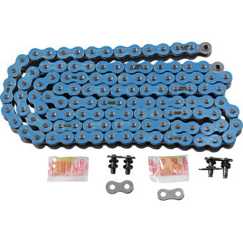 The 520 Max X Chain 150 Links Blue by RK is displayed with connector links, pins, and lubricant packets arranged in front on a white background.