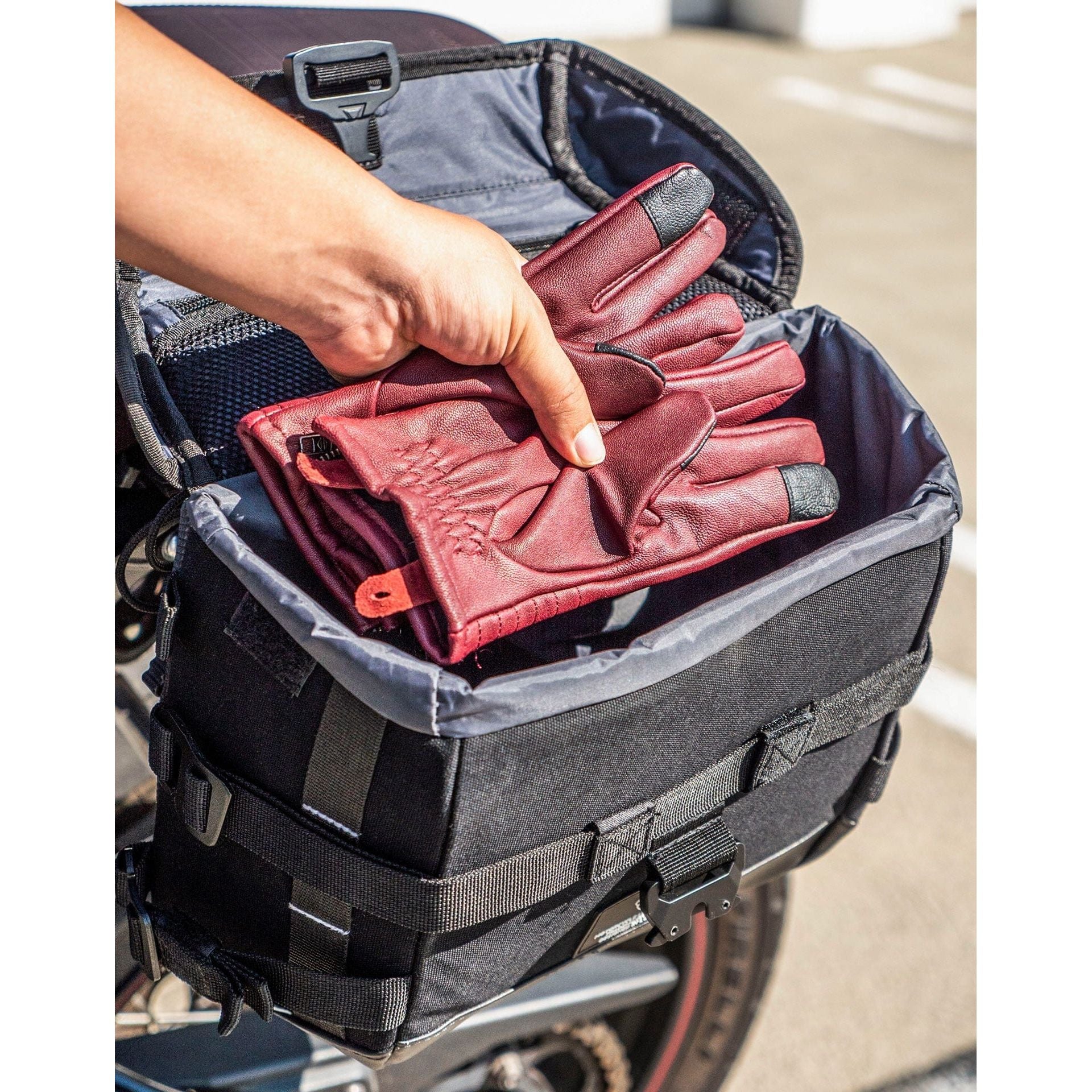 10L - Incognito Quick-Mount Small Indian FTR 1200 Solo Saddlebag (Left Only) by Viking Bags 31275 Saddlebag
