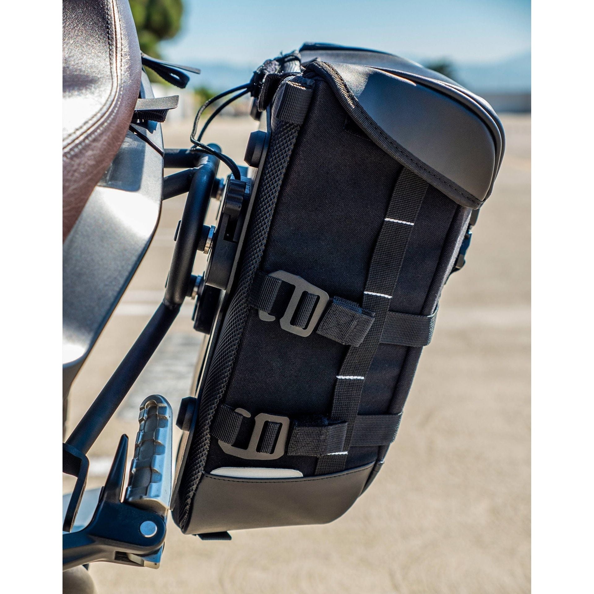 15L - Incognito Quick-Mount Medium Indian FTR 1200 Solo Saddlebag (Left Only) by Viking Bags 31276 Saddlebag