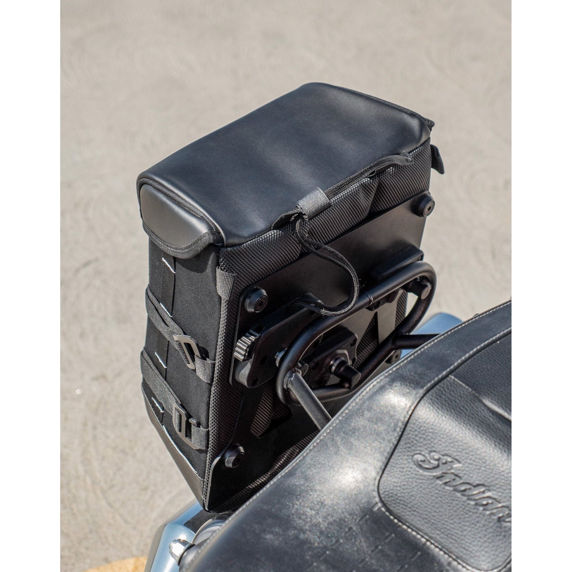 15L - Incognito Quick-Mount Medium Indian Sport Chief (2023+) Solo Saddlebag (Right Only) by Viking Bags 31288 Saddlebag