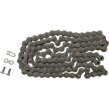 The 520 HDR Competition Chain Steel 118 Links by JT Chains is arranged in an S-shape, with a master link and two small connector pins displayed nearby on a white background.