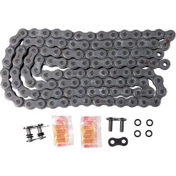 The 520 Max O Drive Chain 112 Links by Rk, displayed in a zigzag pattern, comes with two lubricant packets, a connecting link, two metal pins, and four black O-rings arranged below it.