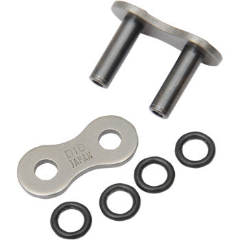The image displays components of the 520 Pro V Series Connecting Master Link Rivet by DID: two metallic master link plates (one engraved DID JAPAN), a replacement link, four black O-rings, and two connecting pins on a plain white background.