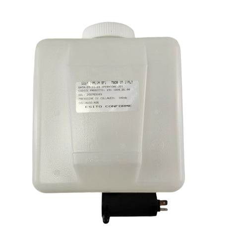 あ  wet tank windshield-washer-tank-by-can-